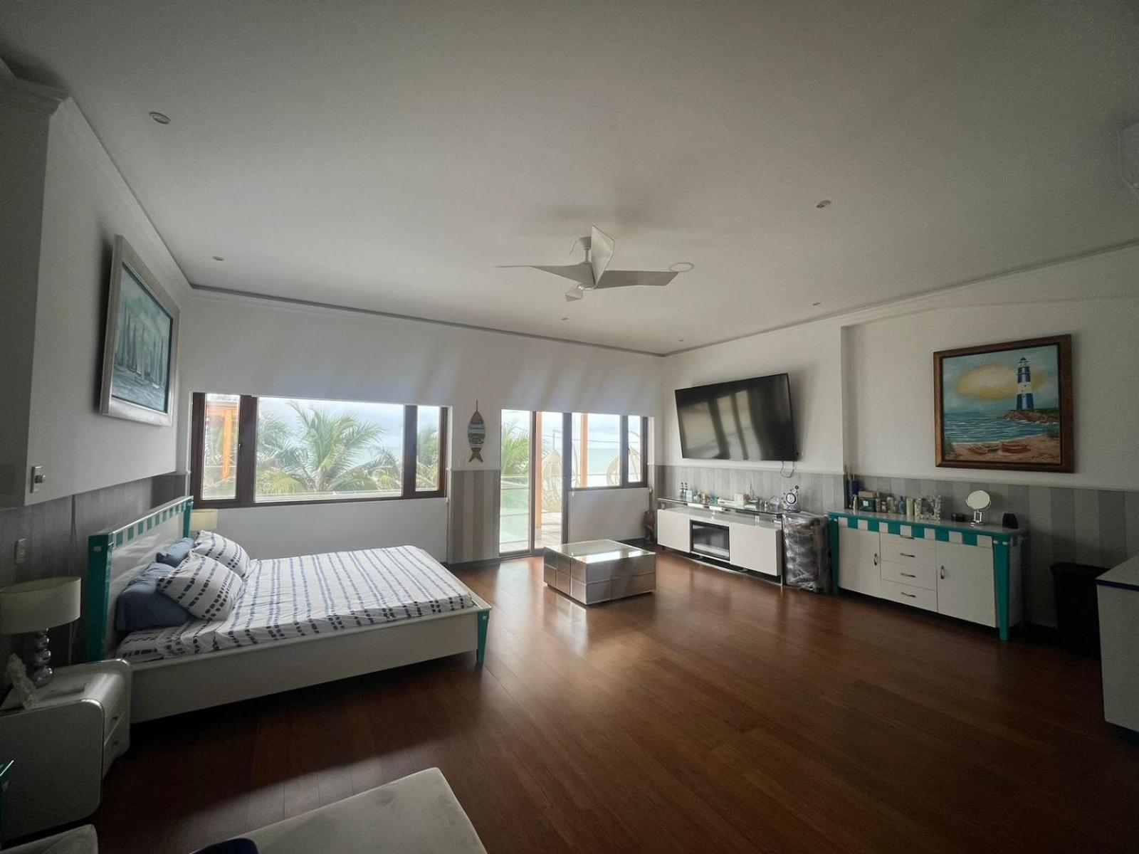 San Clemente Beach House Bed & Breakfast Exterior photo